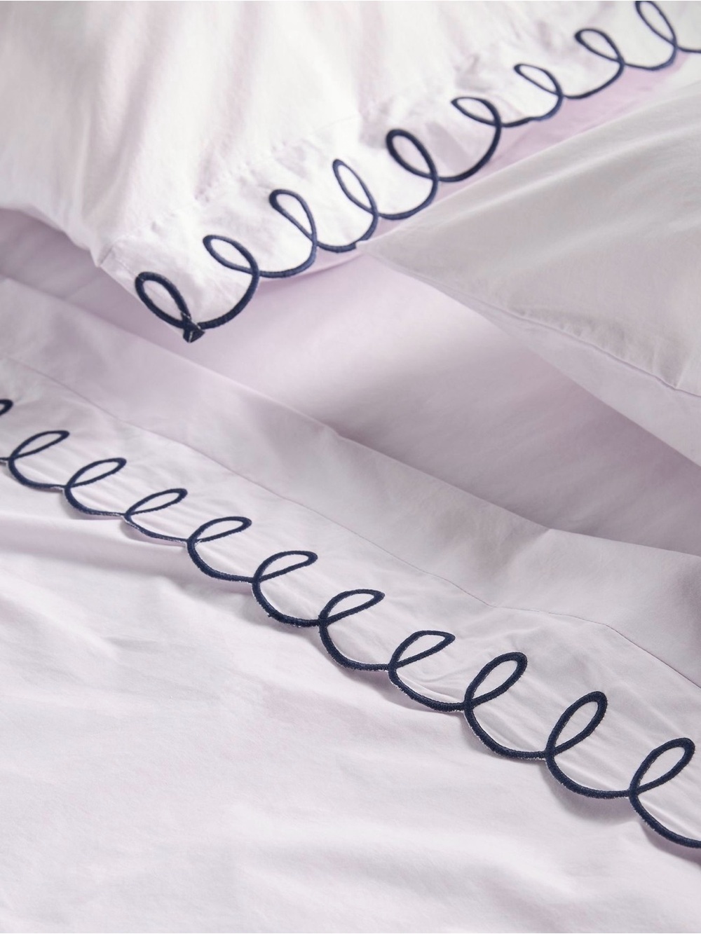 New set of 2 Anthropologie looped standard pillow cases lavender navy embroidery - Picture 10 of 10